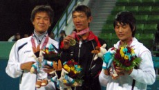 ドーハアジア五輪男子シングルスメダルセレモニー　左から篠原秀典（銀）、王俊彦（台湾　金）、ナムテクホ（銅）